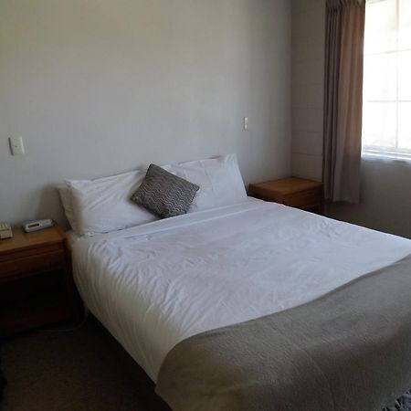 Karaka Tree Motel Taupo Ngoại thất bức ảnh