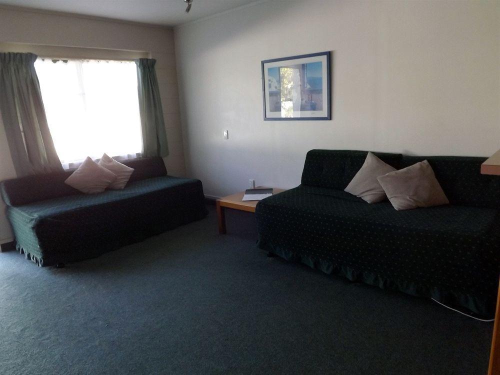 Karaka Tree Motel Taupo Ngoại thất bức ảnh