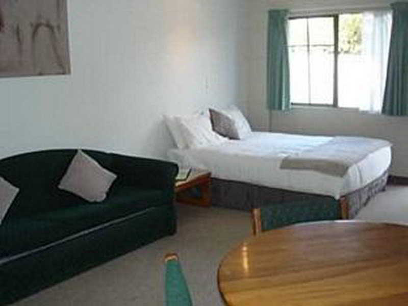 Karaka Tree Motel Taupo Ngoại thất bức ảnh