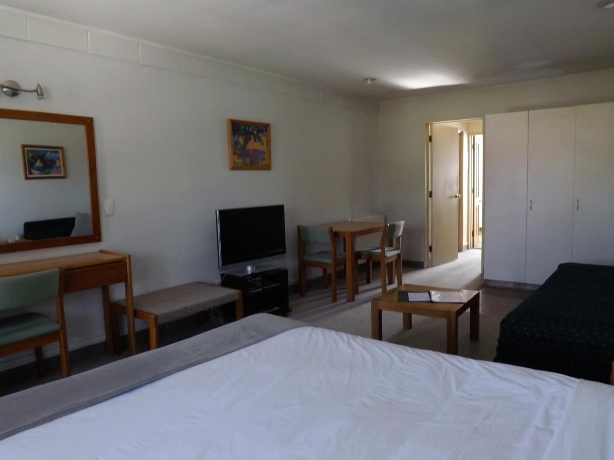 Karaka Tree Motel Taupo Ngoại thất bức ảnh