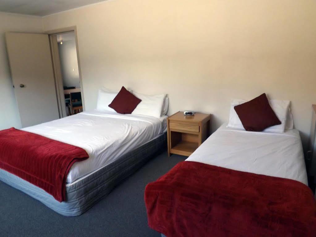 Karaka Tree Motel Taupo Ngoại thất bức ảnh