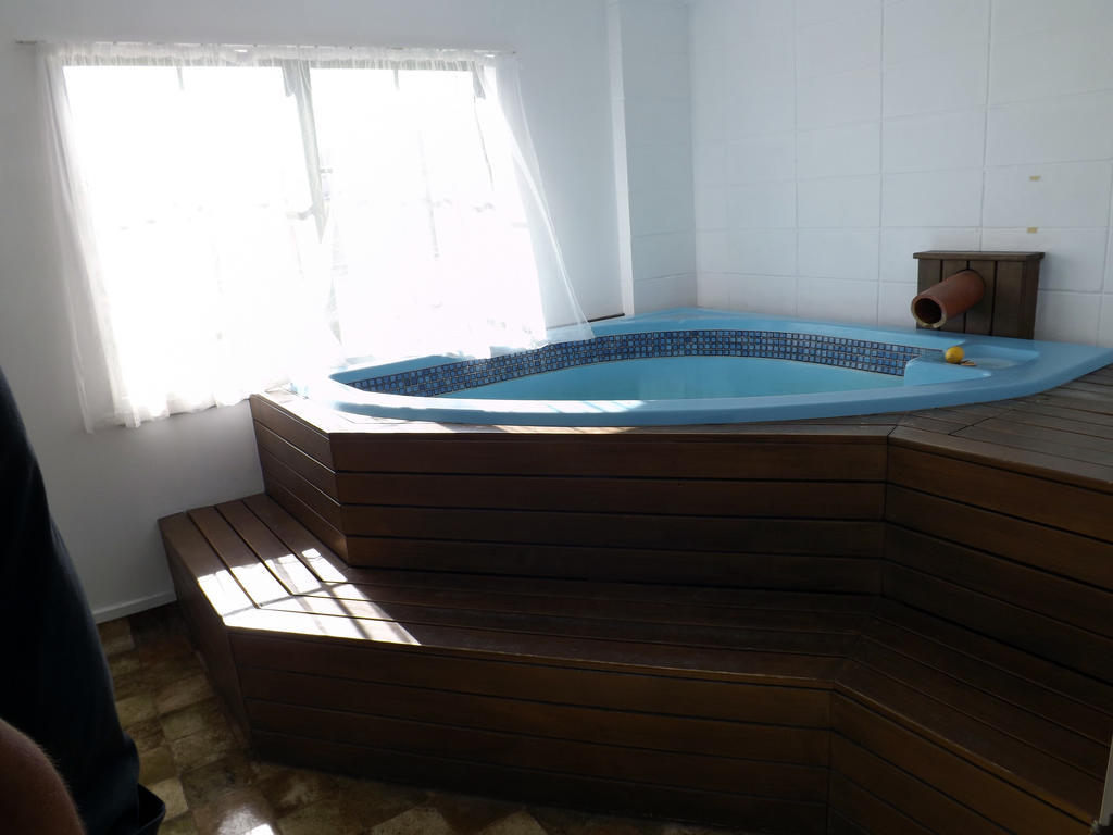 Karaka Tree Motel Taupo Ngoại thất bức ảnh